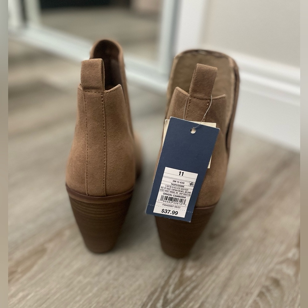 Booties - Picture 6 of 7